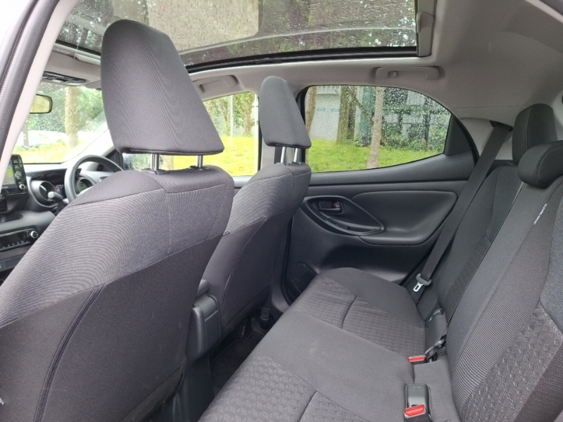 Toyota Yaris 1.5 Hybrid Design Cvt Navpanoramic Roof Silver #6