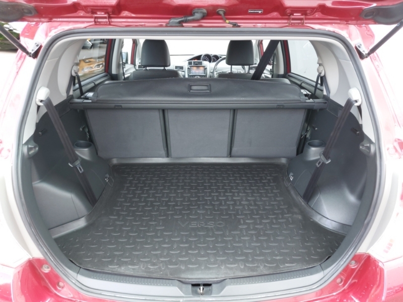 Toyota Verso  Brown #17