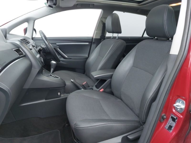 Toyota Verso 1.8 V-matic Design M-drive S Red #5