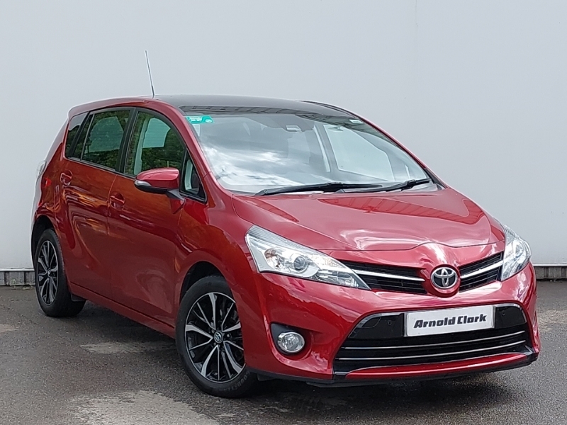 Toyota Verso 1.8 V-matic Design M-drive S Red