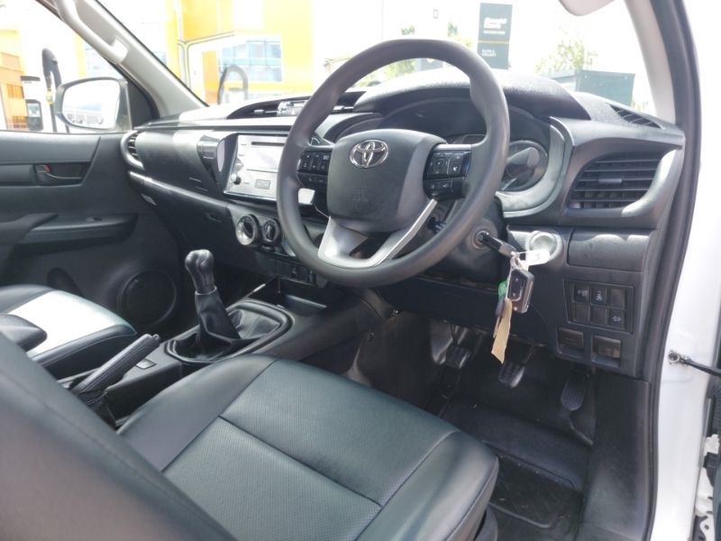 Toyota HILUX Active Extra Cab Pick Up 2.4 D-4d White #3