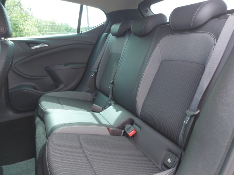 Vauxhall Astra 1.2 Turbo 145 Griffin Edition Black #6