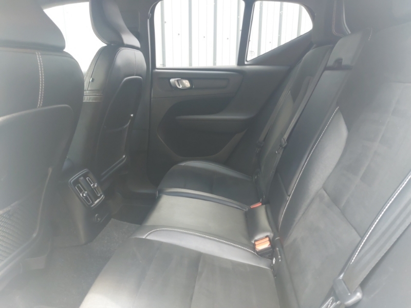 Volvo XC40 1.5 T4 Recharge Phev R Design White #6