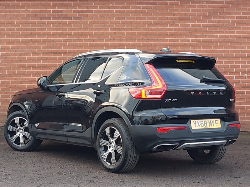Volvo XC40 2.0 D3 Inscription Geartronic Black #2