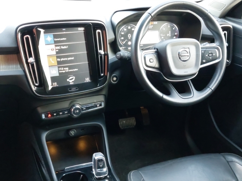 Volvo XC40 2L Momentum Black #14
