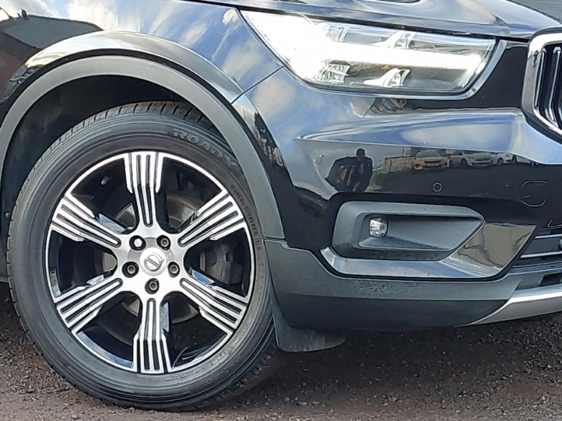 Volvo XC40 2L Momentum Black #9