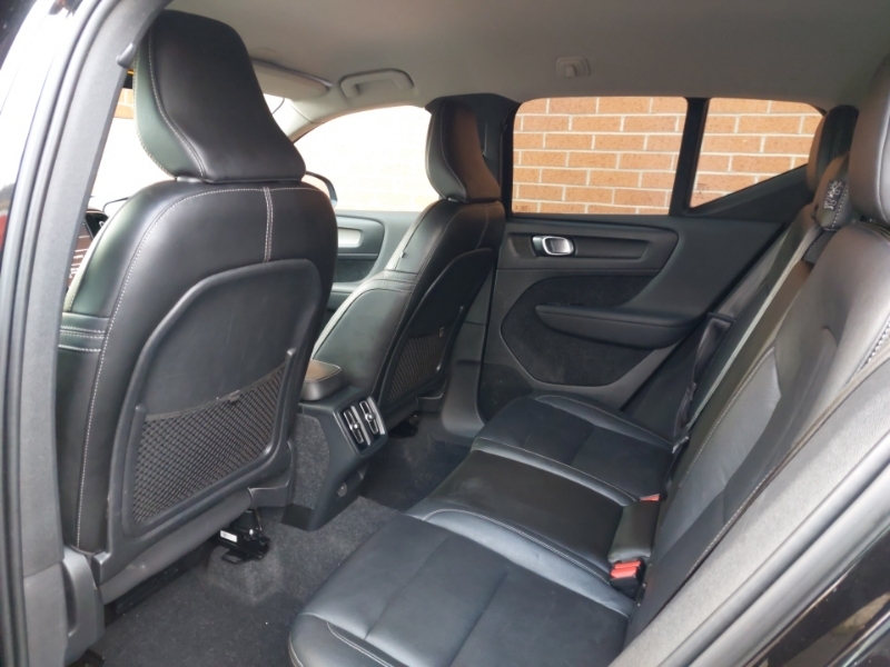 Volvo XC40 2.0 D3 Inscription Geartronic Black #6