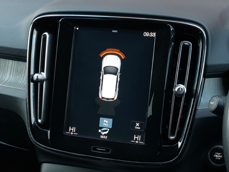 Volvo XC40 2L Momentum Black #16