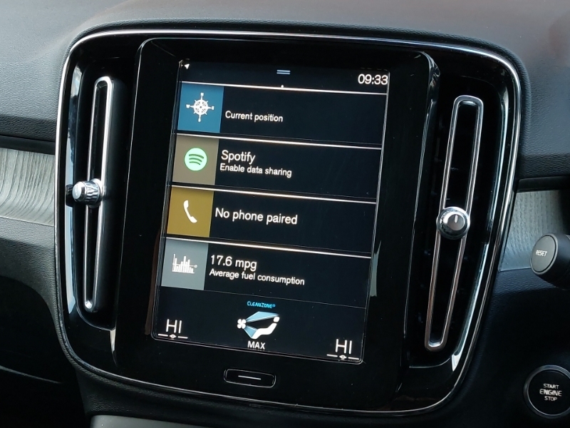 Volvo XC40 2L Momentum Black #18