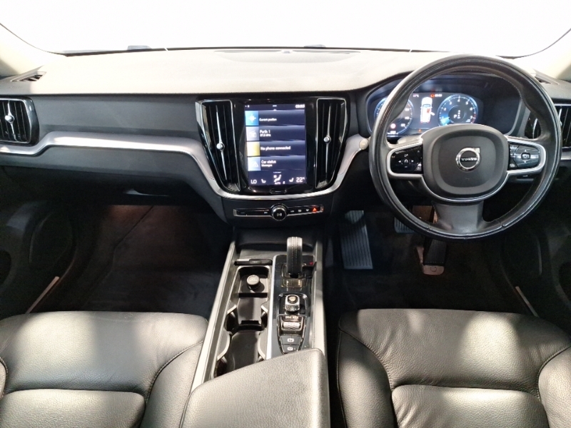 Volvo V60 2.0 B3p Momentum White #3