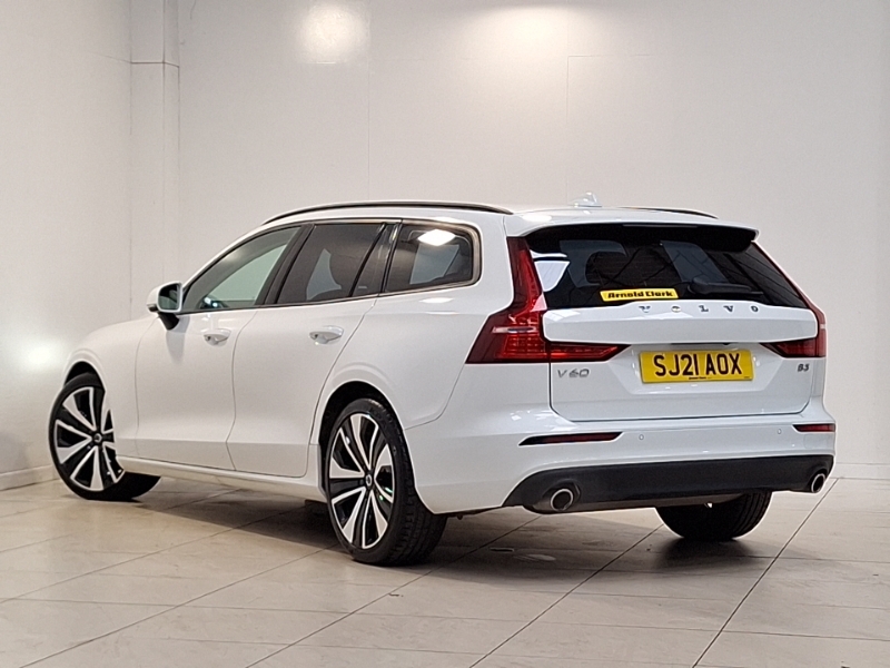 Volvo V60 2.0 B3p Momentum White #2