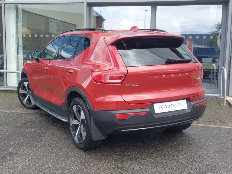 Volvo XC40 2.0 B4p Plus Dark Awd Red #2