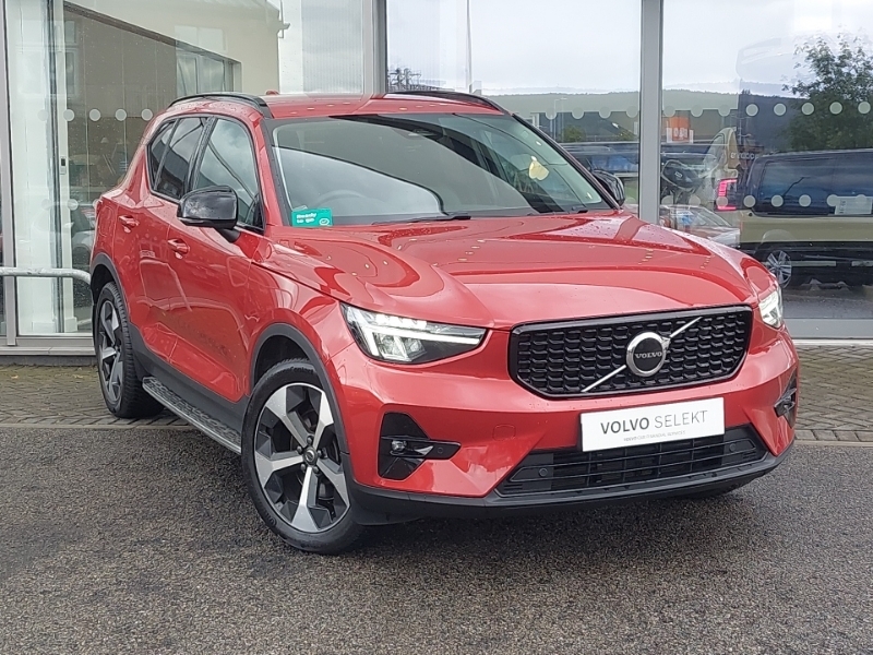 Volvo XC40 2.0 B4p Plus Dark Awd Red