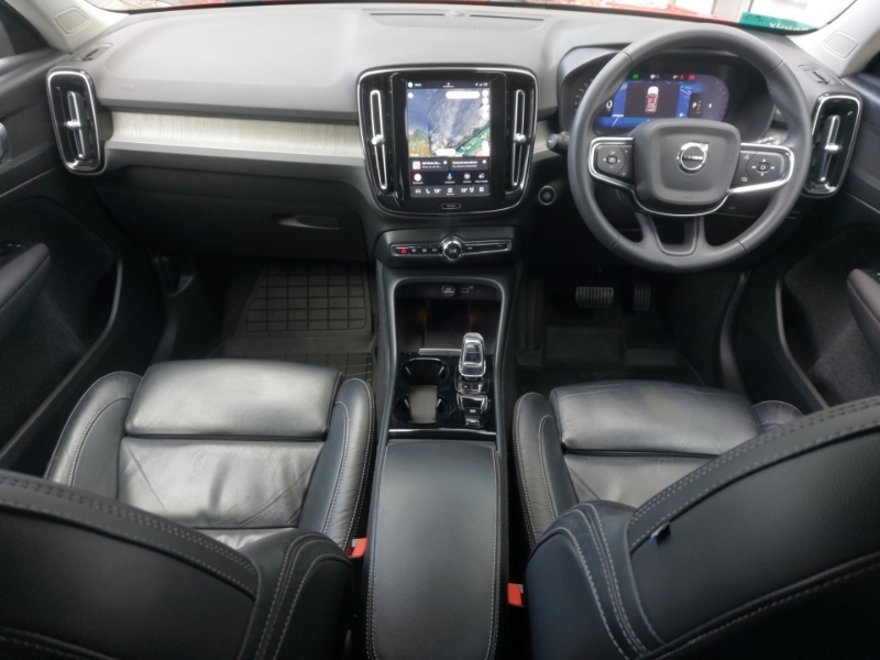 Volvo XC40 2.0 B4p Plus Dark Awd Red #3