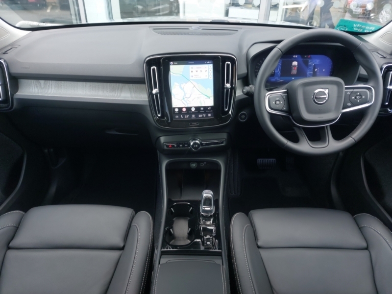 Volvo XC40 2.0 B4p Ultra Dark Grey #3