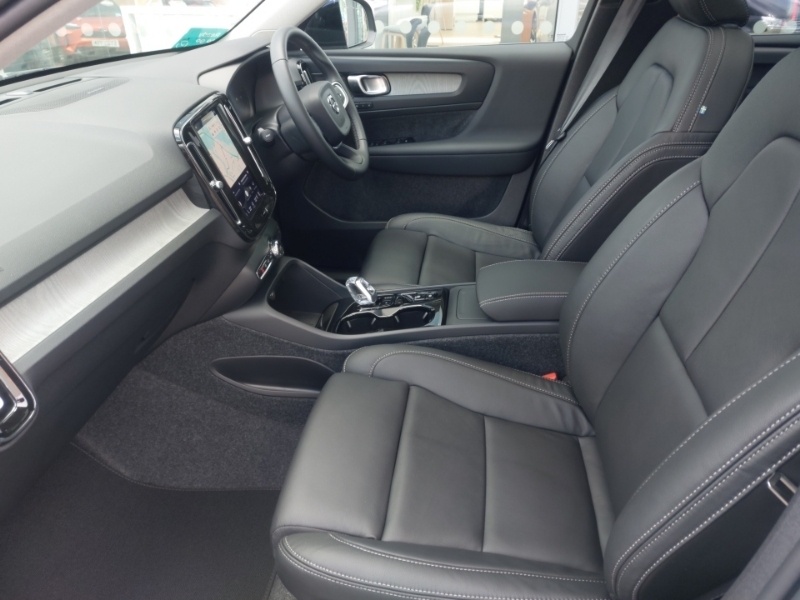 Volvo XC40 2.0 B4p Ultra Dark Grey #5