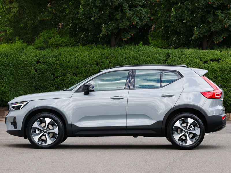 Volvo XC40 2.0 B3p Plus Dark Grey #4