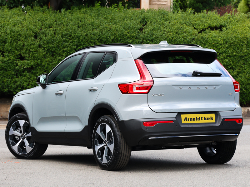 Volvo XC40 2.0 B3p Plus Dark Grey #2