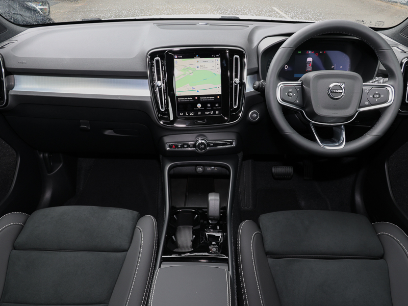 Volvo XC40 2.0 B3p Plus Dark White #4