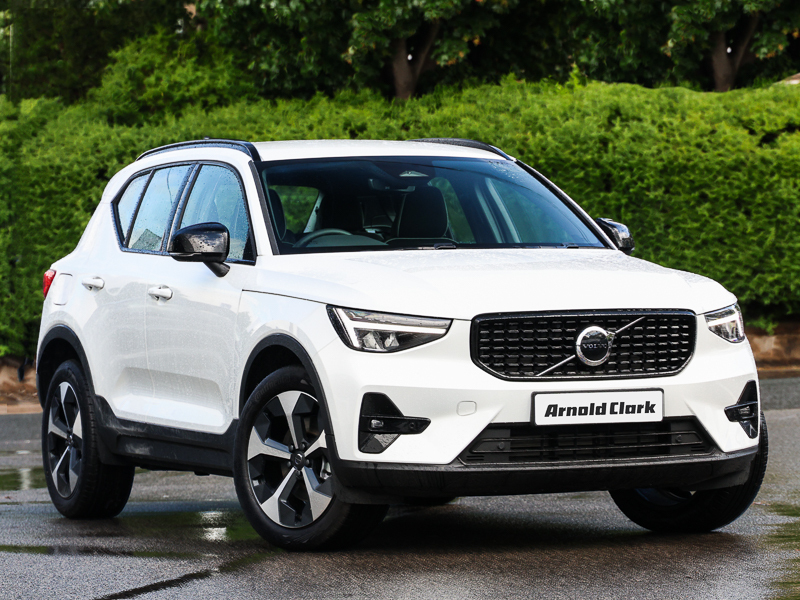 Volvo XC40 2.0 B3p Plus Dark White
