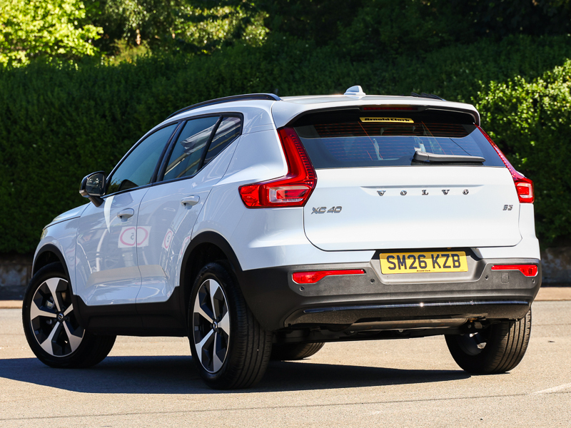 Volvo XC40 2.0 B3p Plus Dark Blue #2