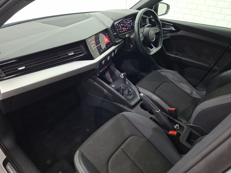 Audi A1 30 Tfsi 110 Black Edition S Tronic Tech Pack ND72JZG White #5