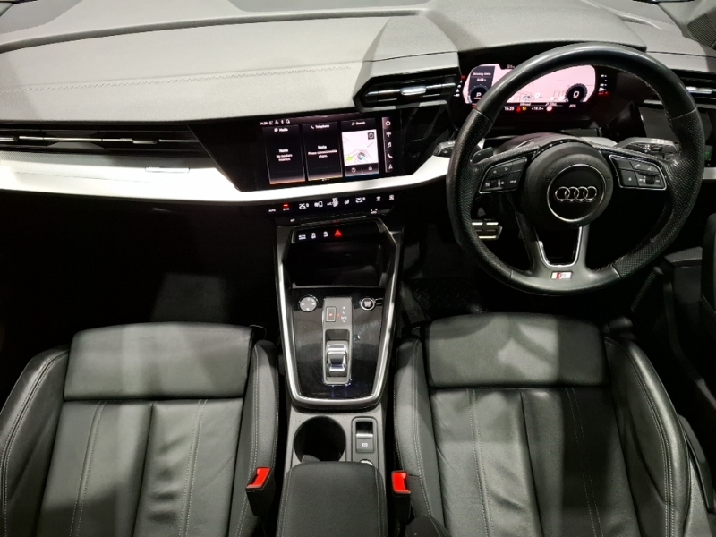 Audi A3 35 Tfsi S Line S Tronic GD73LKV Blue #3
