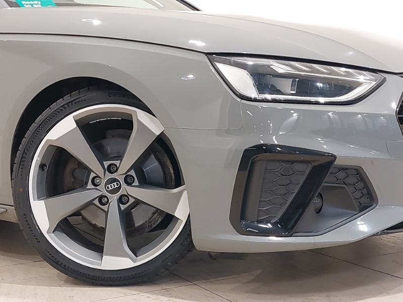 Audi A4 Black Edition White #20