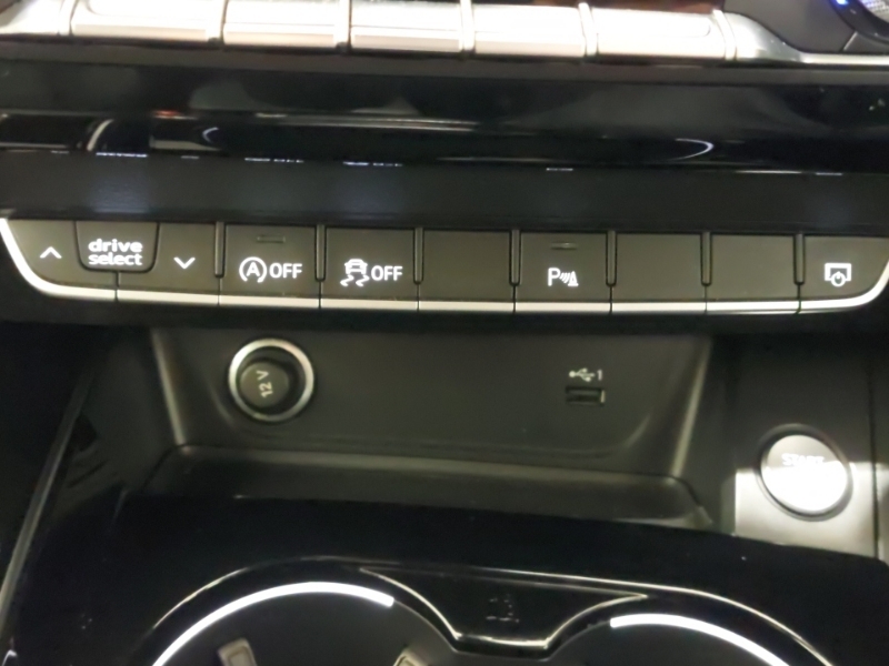 Audi A4 Black Edition White #16