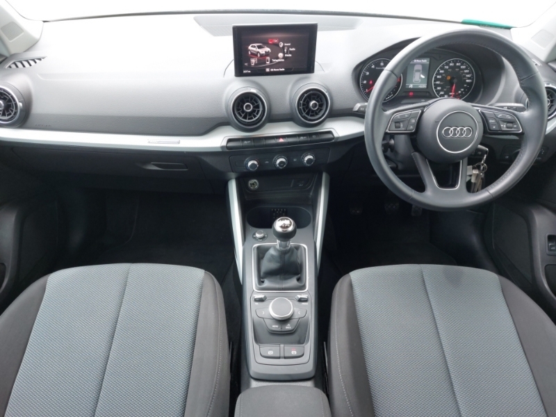 Audi Q2 30 Tfsi Technik Black #3