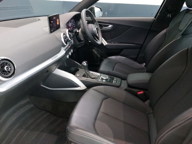 Audi Q2 35 Tfsi S Line S Tronic Black #5