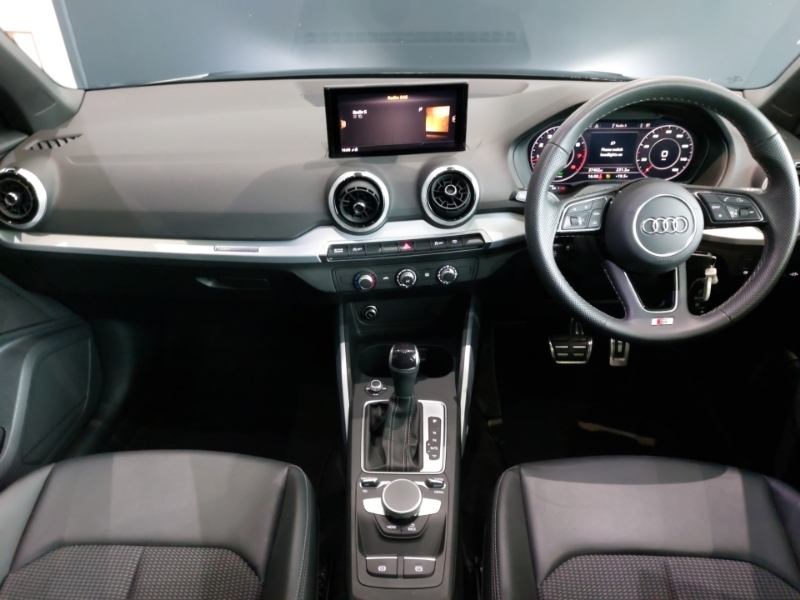 Audi Q2 35 Tfsi S Line S Tronic Black #3