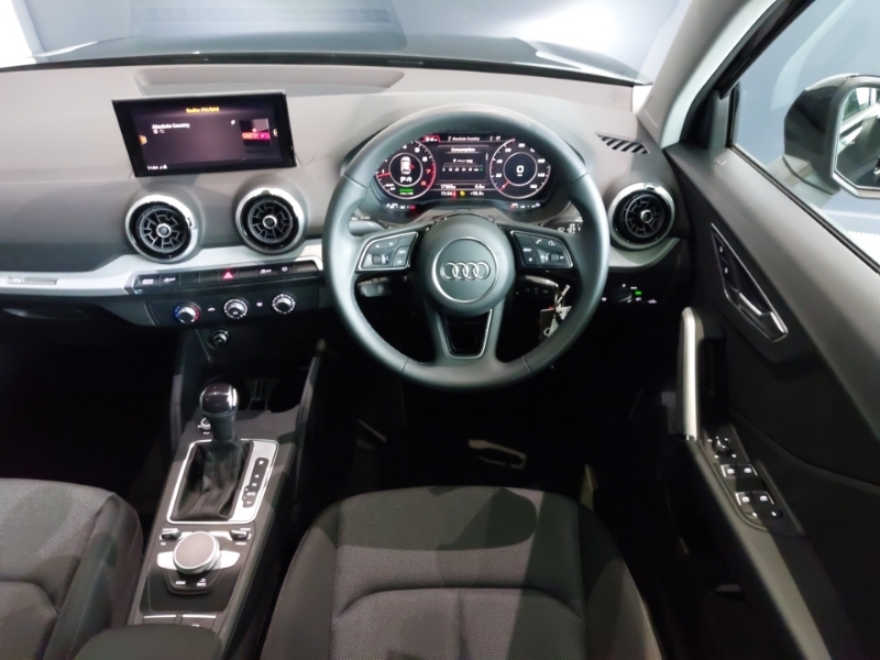 Audi Q2 S Line Black #8