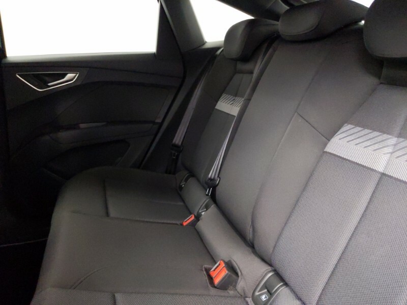 Audi Q4 E Tron 125Kw 35 55Kwh Sport Black #6