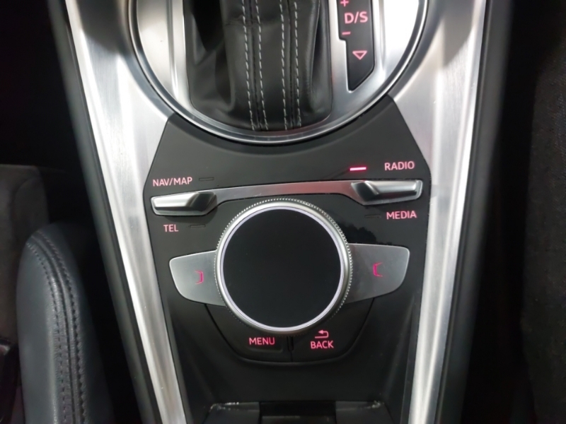 Audi TT 1.8T Fsi Black Edition Black #16