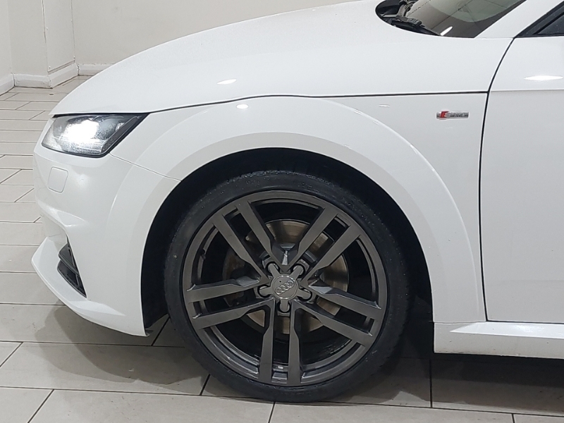 Audi TT 1.8T Fsi Black Edition Black #19
