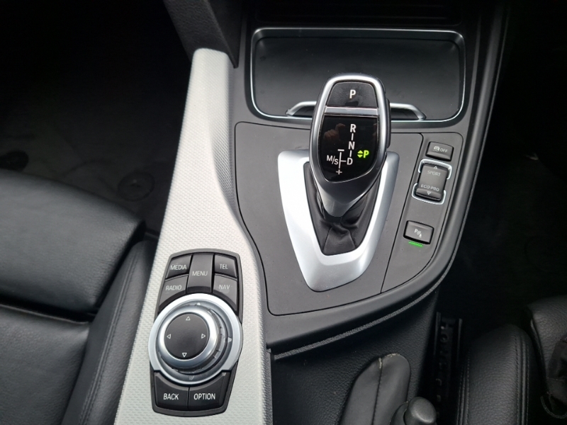 BMW 3 Series 320D Efficientdynamics Sport White #16