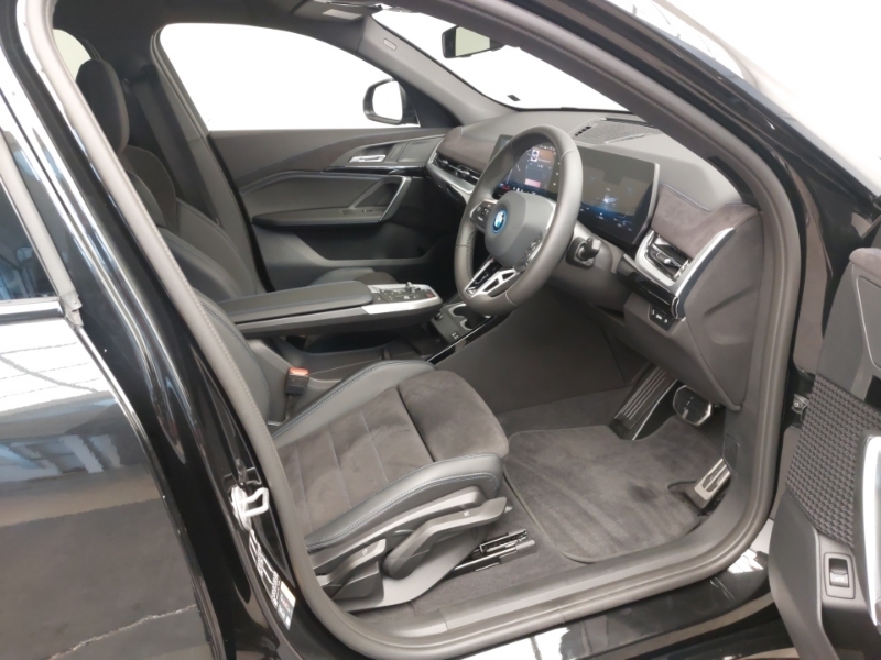 BMW iX2 150Kw Edrive20 M Sport 65Kwh Black #6