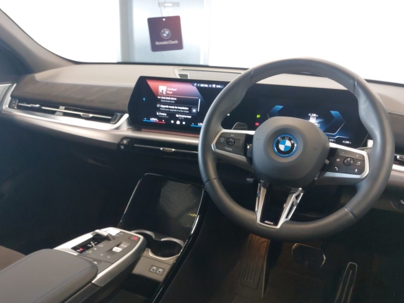 BMW iX2 150Kw Edrive20 M Sport 65Kwh White #4