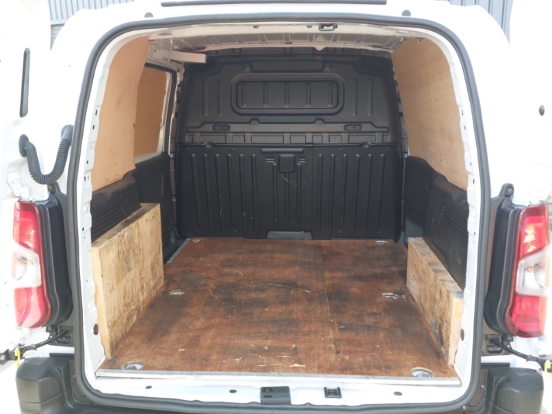 Citroen Berlingo Mpv White #18