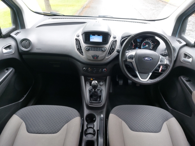 Ford Tourneo Courier Zetec Blue #3