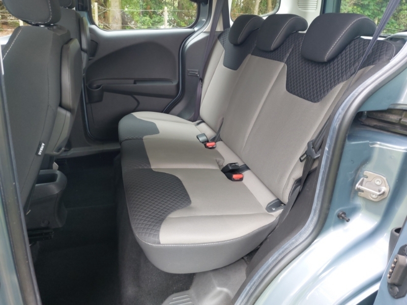 Ford Tourneo Courier Zetec Blue #6