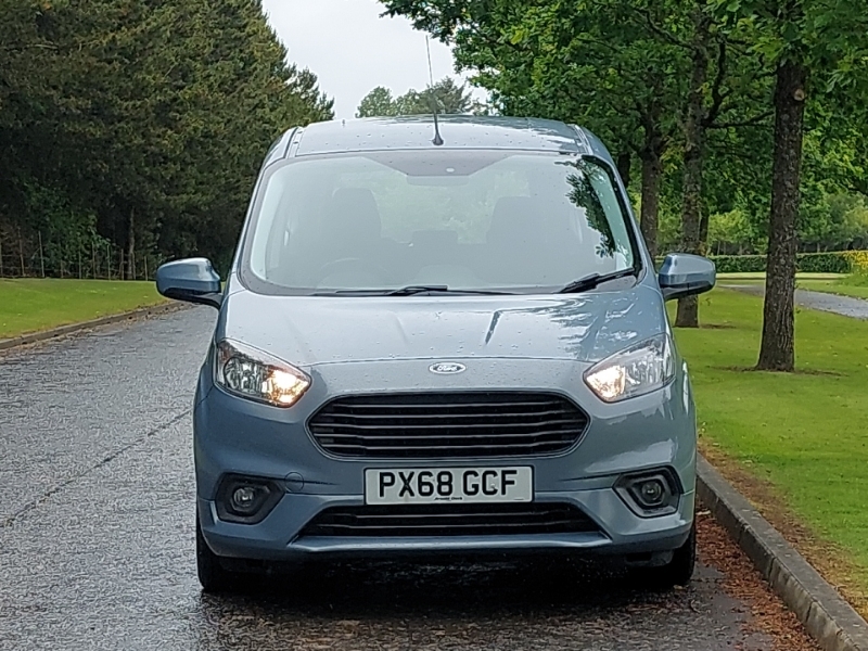 Ford Tourneo Courier Zetec Blue #12