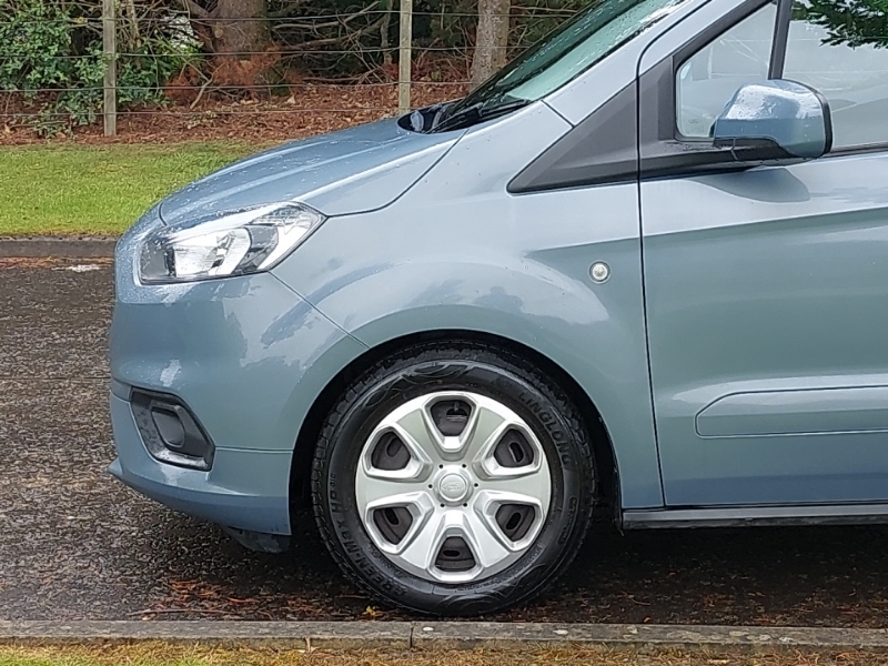 Ford Tourneo Courier Zetec Blue #17