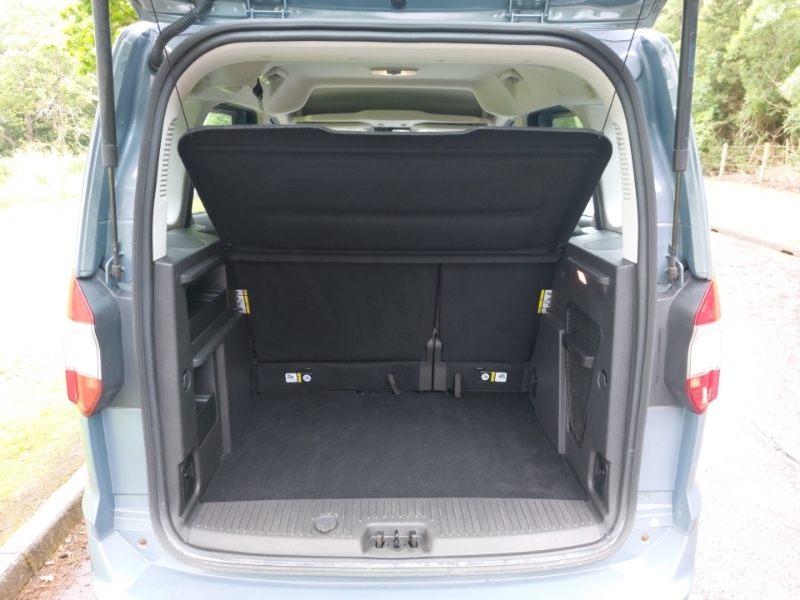 Ford Tourneo Courier Zetec Blue #16