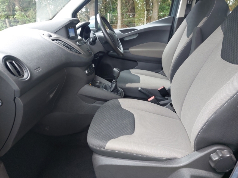 Ford Tourneo Courier Zetec Blue #5