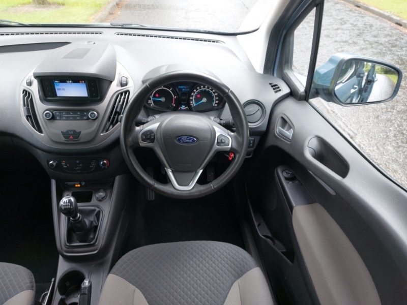 Ford Tourneo Courier Zetec Blue #8
