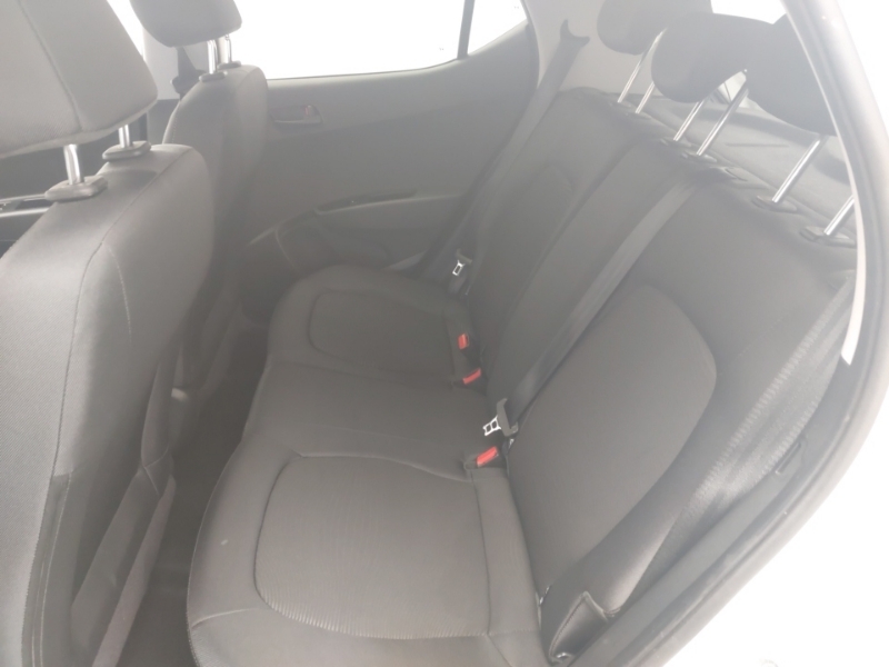 Hyundai I10 1.0 Play White #4