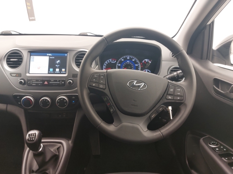 Hyundai I10 1.0 Play White #6