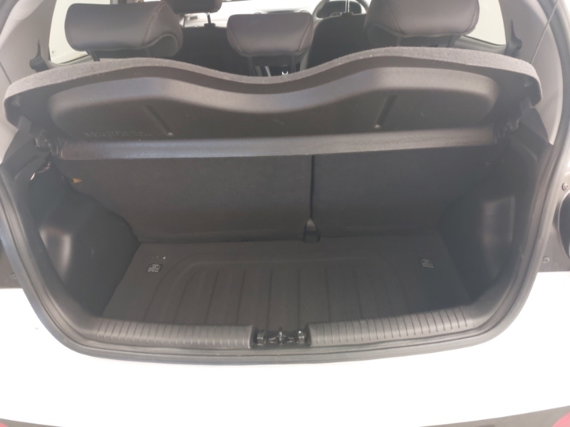 Hyundai I10 Hatchback White #16